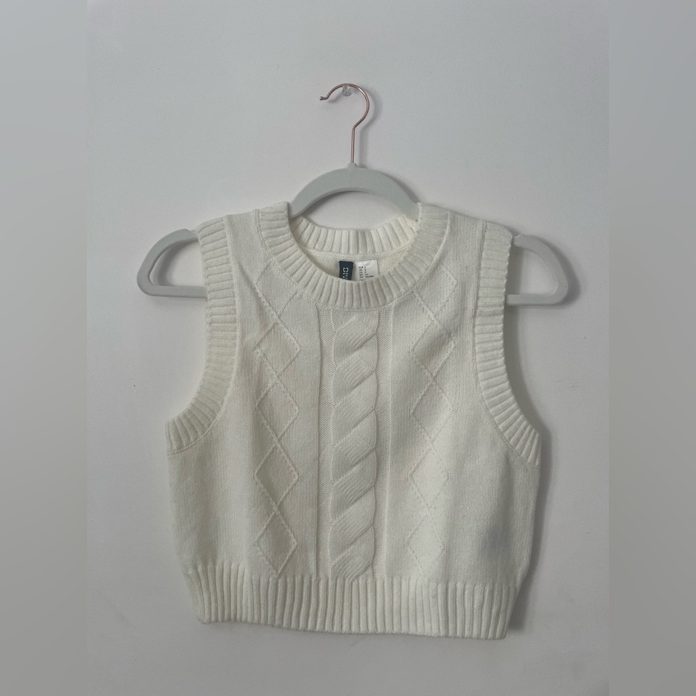 DIVIDED Knitted Vest